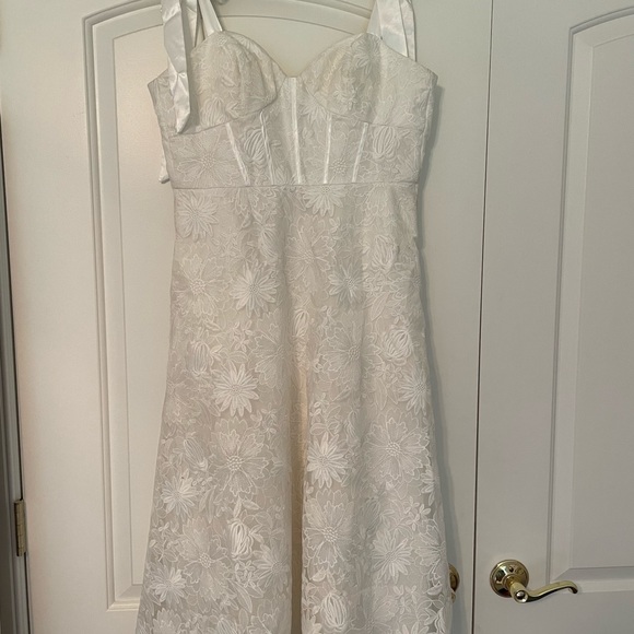 Lace bustier rehearsal dinner midi dress - Picture 9 of 10